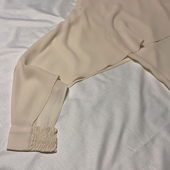 Hayden Los Angeles size small unique design long (open) sleeve blouse - Picture 5 of 10